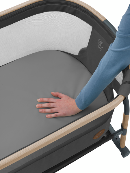 Maxi-Cosi Iora Air Co-Sleeper Beyond Graphite